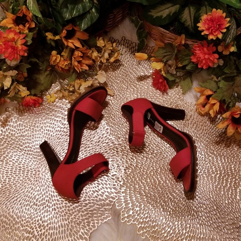 Poppy Colored Daniblack Heeled Sandals